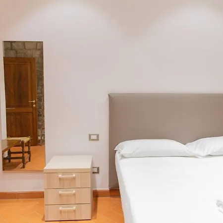 Cozy And Charmin 3Br Apartment Steps By Duomo-3